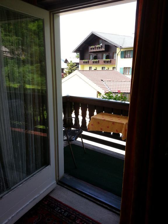 Haus Ellmaustein Fuschl am See Ruang foto